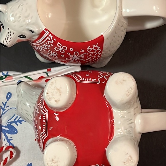 Polar bear mugs & matching dish towel-ready for gift with pompom string tie-NWT - Picture 7 of 11
